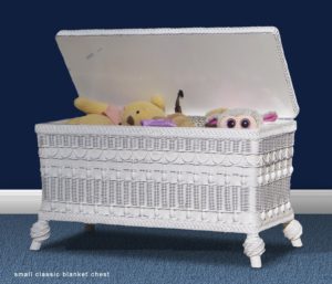 Classic Wicker Blanket Small Chest 